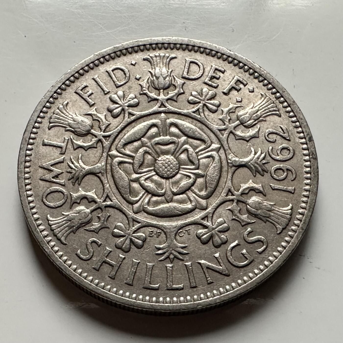 🌹外币初藏🌹🐯2026年第32场   每周二四六晚8️⃣点 接代拍 英国 1962年 2先令