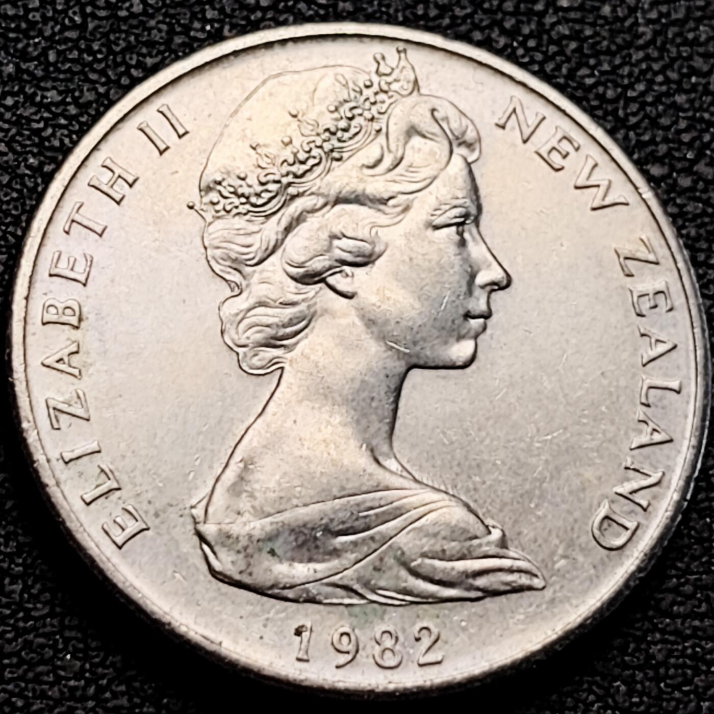 泉币菌-第214场-拍品多 请提前出价（工作最近较忙 发货不及时，望理解） 。