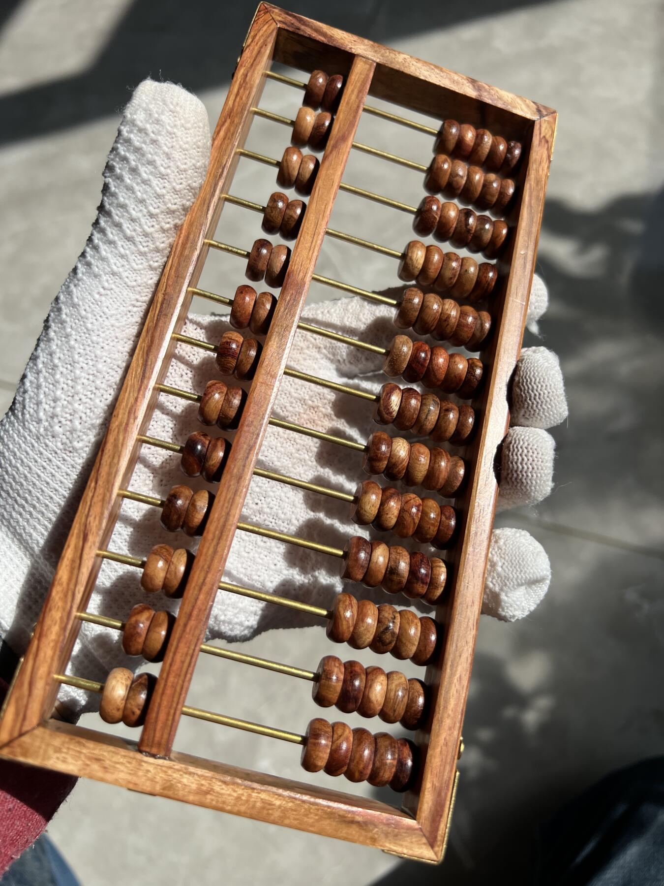 零元拍：“算盘一响，黄金万两”海南黄花梨十三档算盘。尺寸：203/93/13.5MM