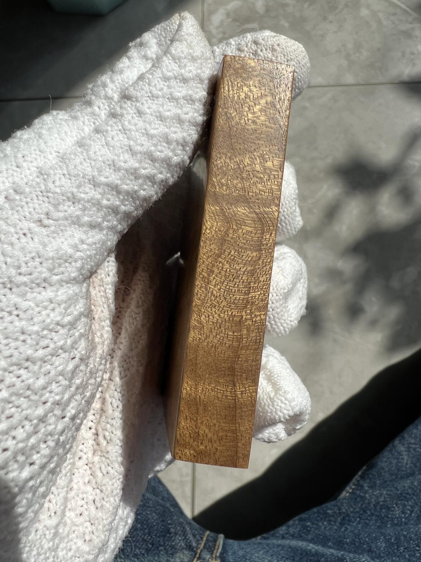 零元拍：NO50金丝楠平安无事牌，3D立体波纹。满水波香喷喷的小金砖，金光闪闪，73/45.5/14MM