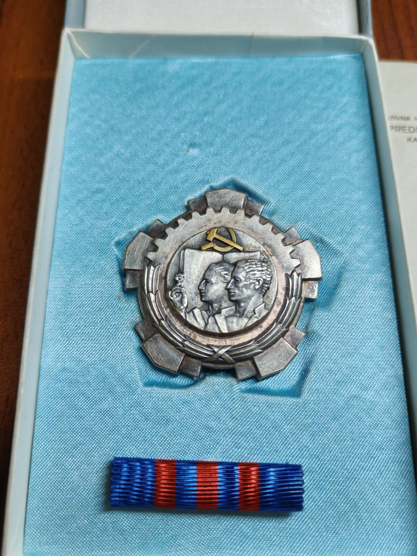 蜀地medal徽章收藏 春季精品拍场 南斯拉夫三级劳动勋章 授予教师 戈卢博维奇·韦利萨瓦·米利沃耶