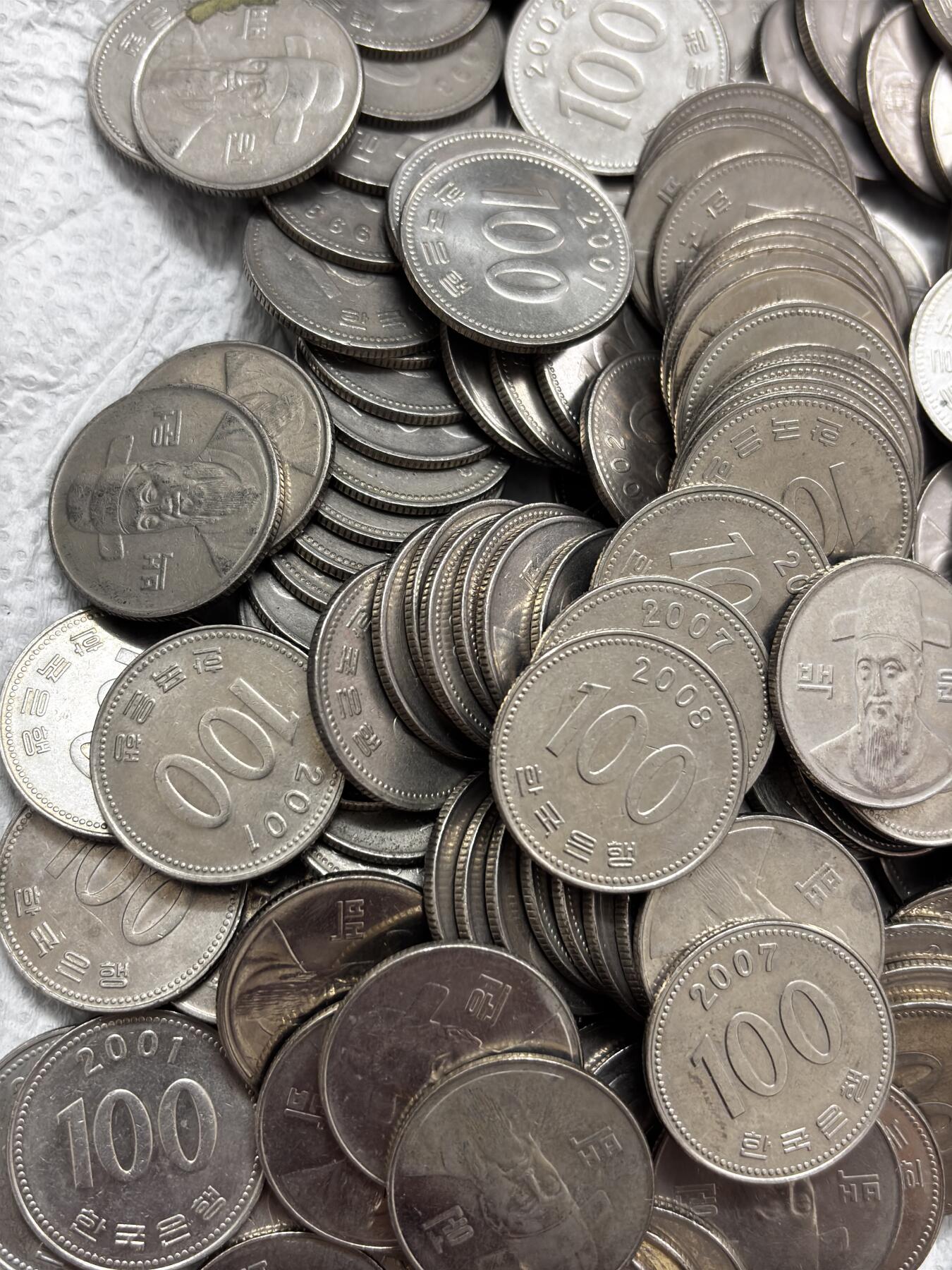 文馨钱币收藏第 297 场，银币，古钱币，铜元场，长期接代拍业务 好品韩国李舜臣 100 元 200 枚，多年份未挑，目测 8-12 个年份