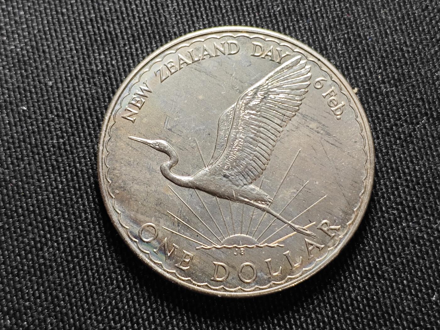 KK钱币收藏小铺   套币专场 2月预留时间 周末发货  新西兰1元纪念币 带盒