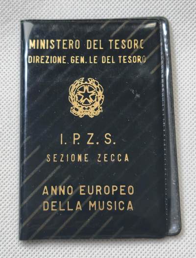 甄臻铺-世界币章拍卖（第55期），3月28日甄品场（直播拍卖）拍品征集中，送拍享返佣金等优惠多多 - 1985年意大利500里拉银币，欧洲音乐节主题，钱夹装带证