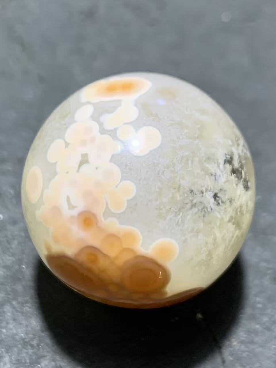 精美高玉化冰飘糖心料气泡纹战国红玛瑙随形圆珠一个！