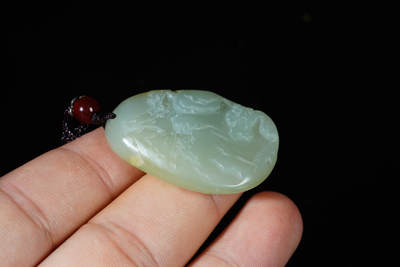 上海都达杂项专场90【全场包邮】  天然和田玉精雕《秋山闲赏》挂件 附鉴定证书69-203