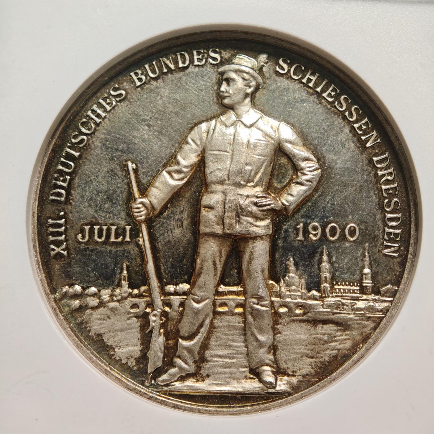 【德藏】世界币章拍卖第168期（拍品征集中~欢迎藏友联系） 1900年 德国德累斯顿联邦射击节高浮雕女神类镜面纪念银章 NGC MS63DPL 原盒 稀少品种！