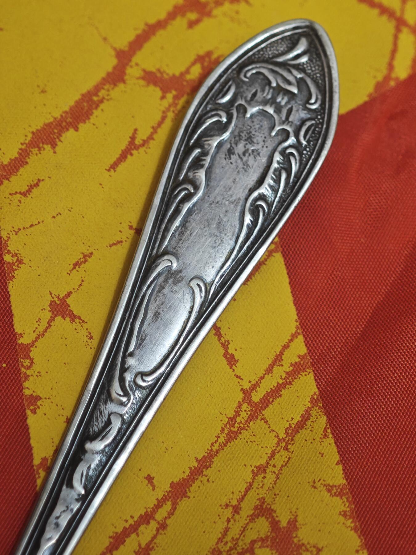 橙子收藏第六期 俄国沙皇时期贵族银勺(875银），源自俄国贵族阶层的生活器物，是俄式银器工艺与贵族文化的典型实物，极具历史质感与收藏价值。