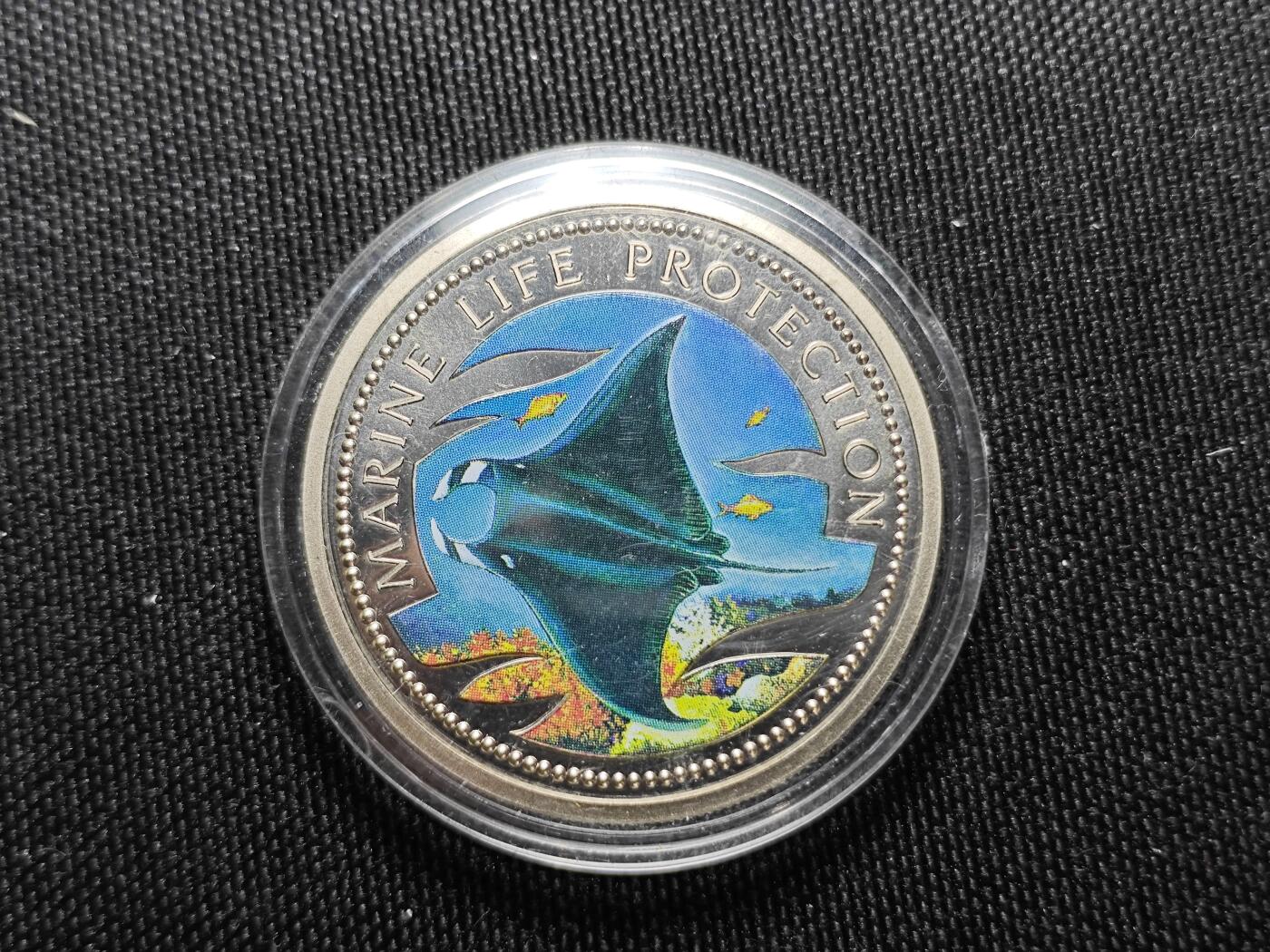 KK钱币收藏小铺   套币专场 2月预留时间 周末发货  1999帕拉1元彩色纪念币 美人鱼