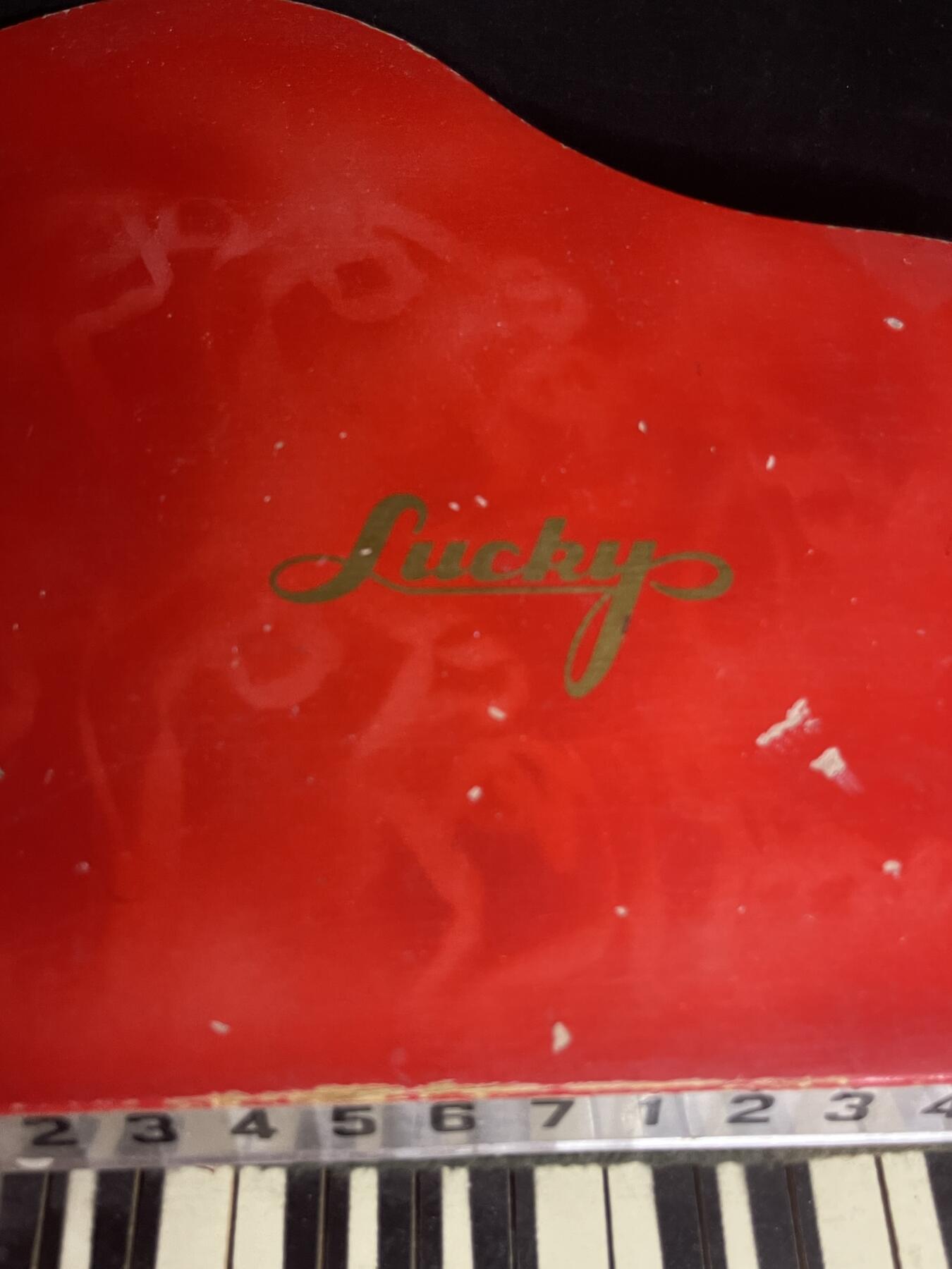 红藏专场 老木头钢琴摆件缺腿能弹