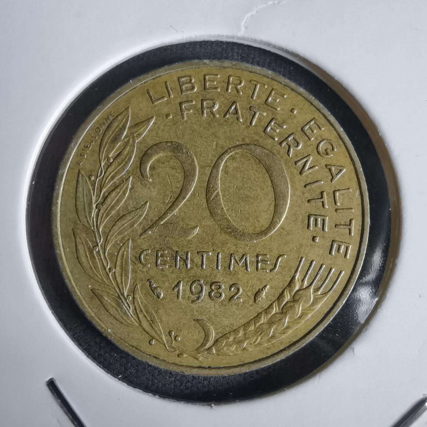 沼泽如烟--第1027场 法国1982年20分