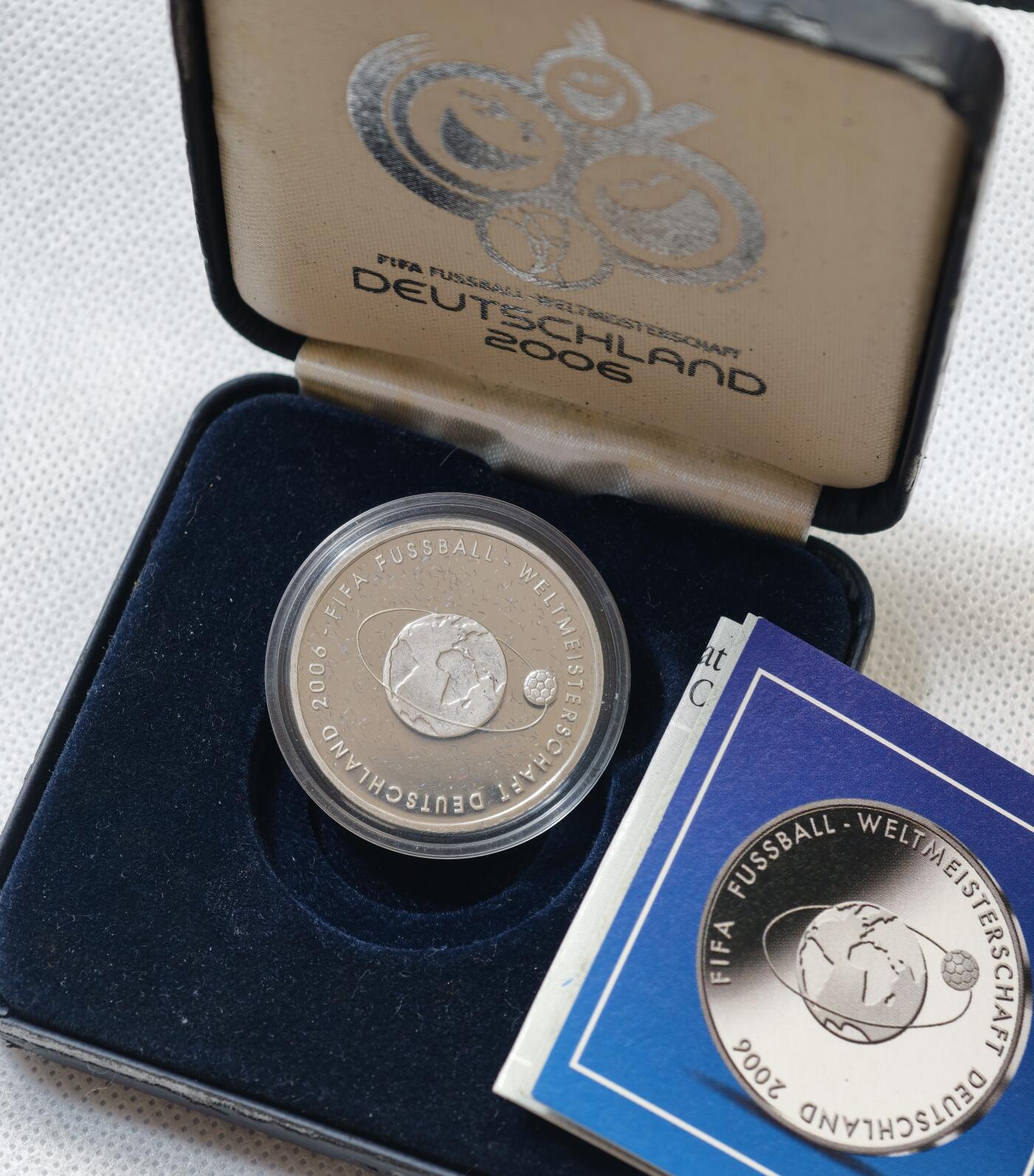 甄臻铺-世界币章拍卖（第55期），3月28日甄品场（直播拍卖）拍品征集中，送拍享返佣金等优惠多多