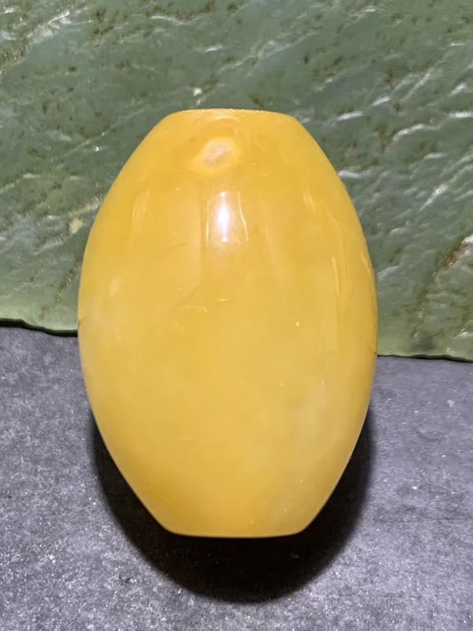 精美冰飘冻料战国红玛瑙随形桶珠一颗