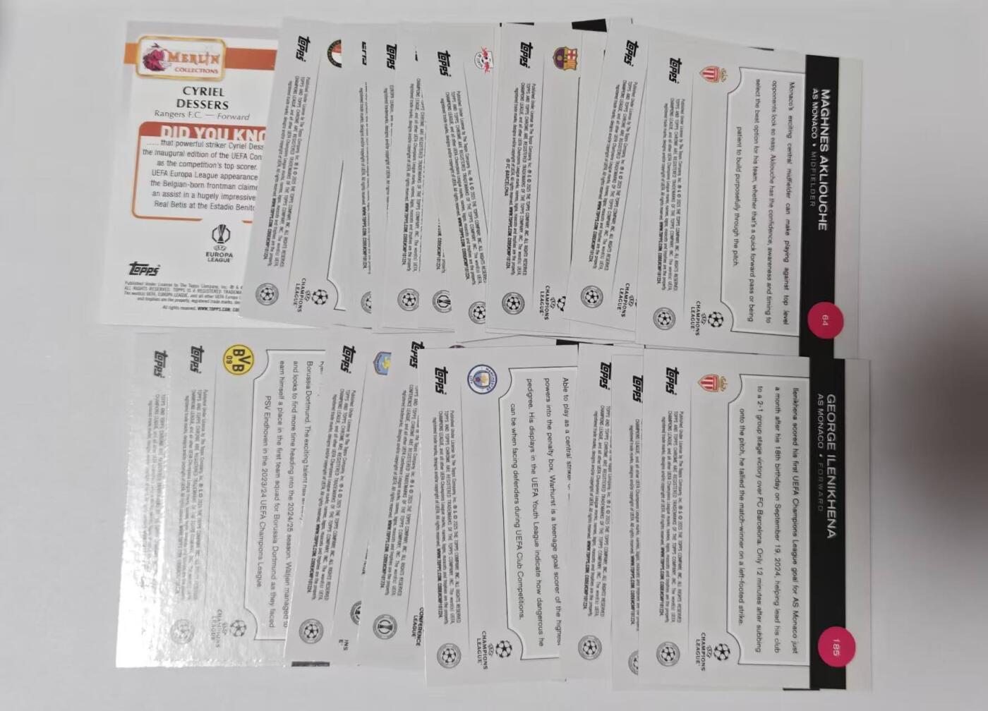 龙虎卡牌-七九场（满200元包邮，无佣金，每周六结拍，欢迎送拍） 21张 折射卡 Topps Chrome系列的欧冠足球球星卡，共呈现了30位现役足坛球员的收藏卡，涵盖前锋、中场、后卫等多个位置，涉及英超、意甲、德甲、法甲、西甲等主流联赛的球队。