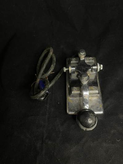 红藏专场 - 老电报器