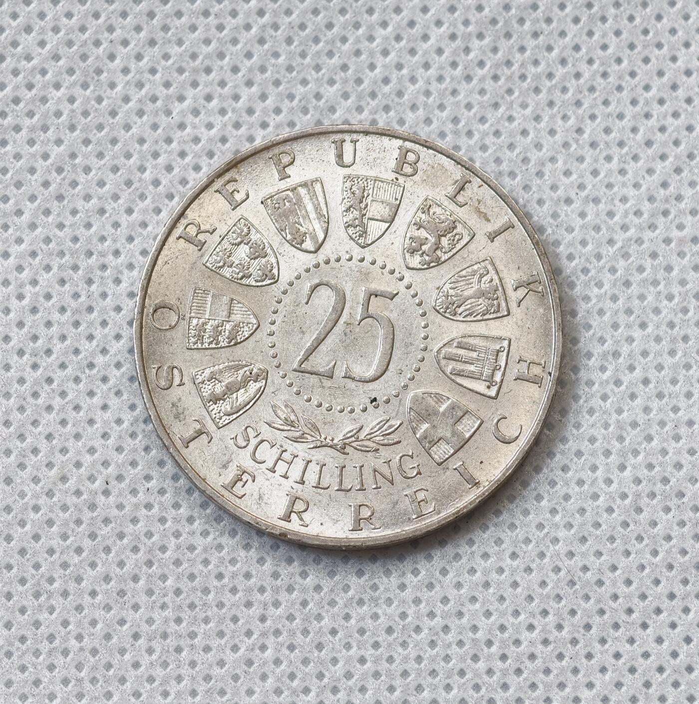 甄臻铺-世界币章拍卖（第55期），3月28日甄品场（直播拍卖）拍品征集中，送拍享返佣金等优惠多多