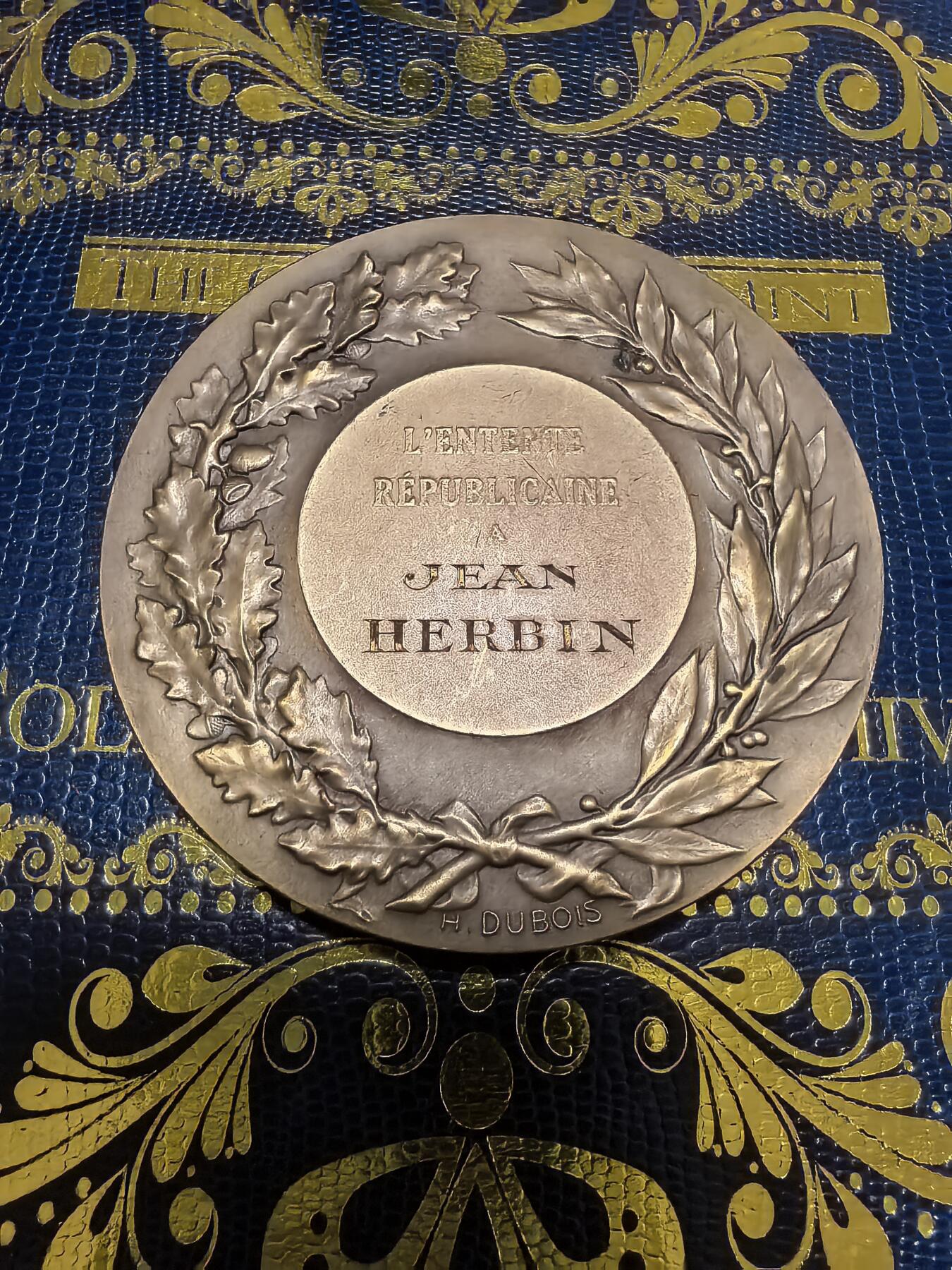 长老汇马年精选第十二场拍卖 法国共和联盟玛丽安娜大铜章，141.71克，70MM，原盒，雕刻师杜波依斯的作品