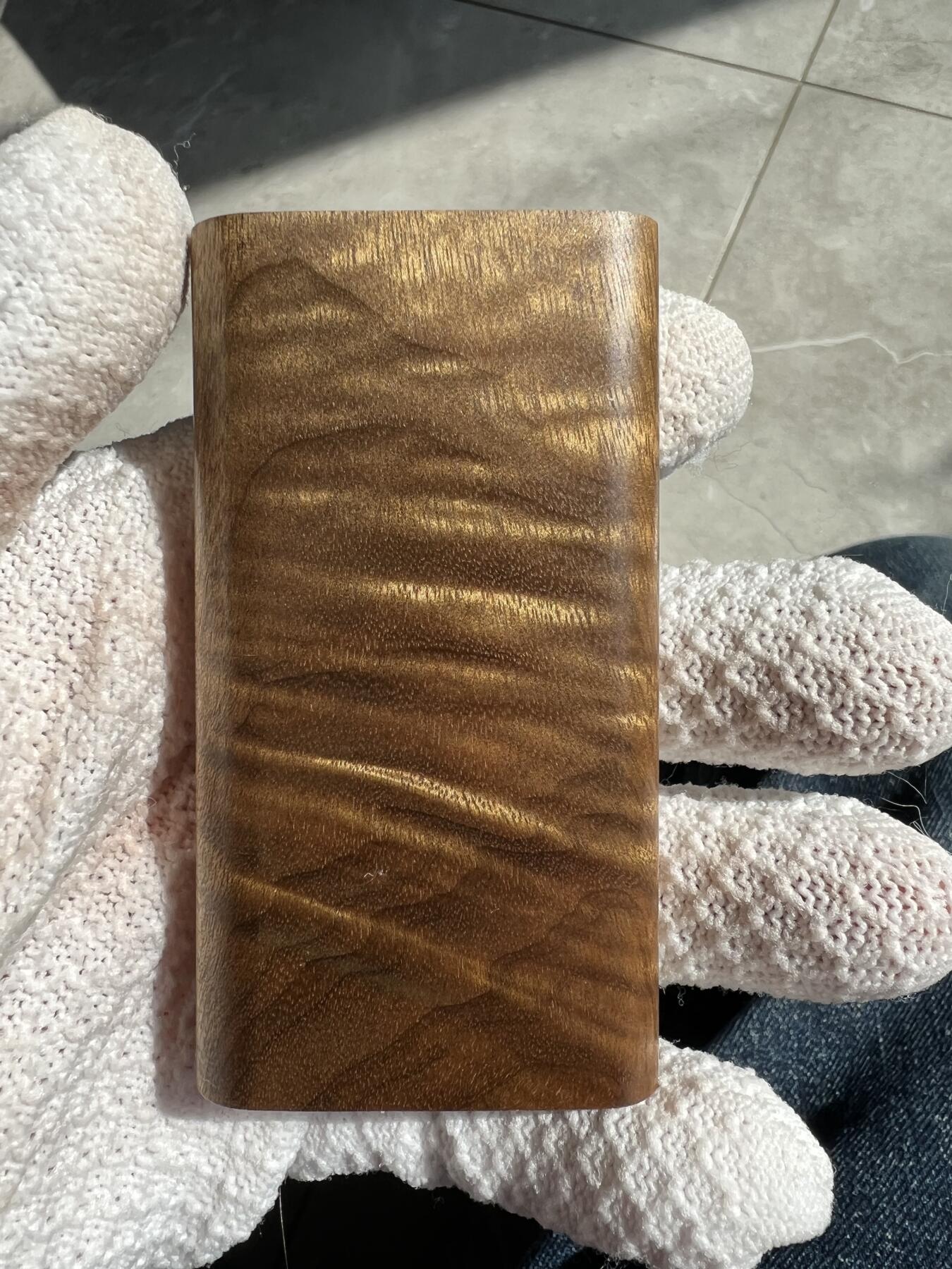 零元拍：NO58金丝楠平安无事牌，3D立体波纹。满水波香喷喷的小金砖，金光闪闪，87/47/14MM