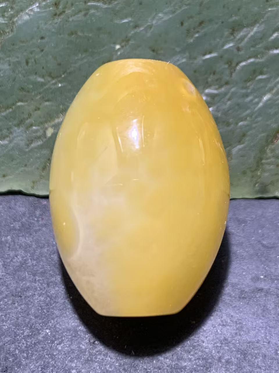 精美冰飘冻料战国红玛瑙随形桶珠一颗