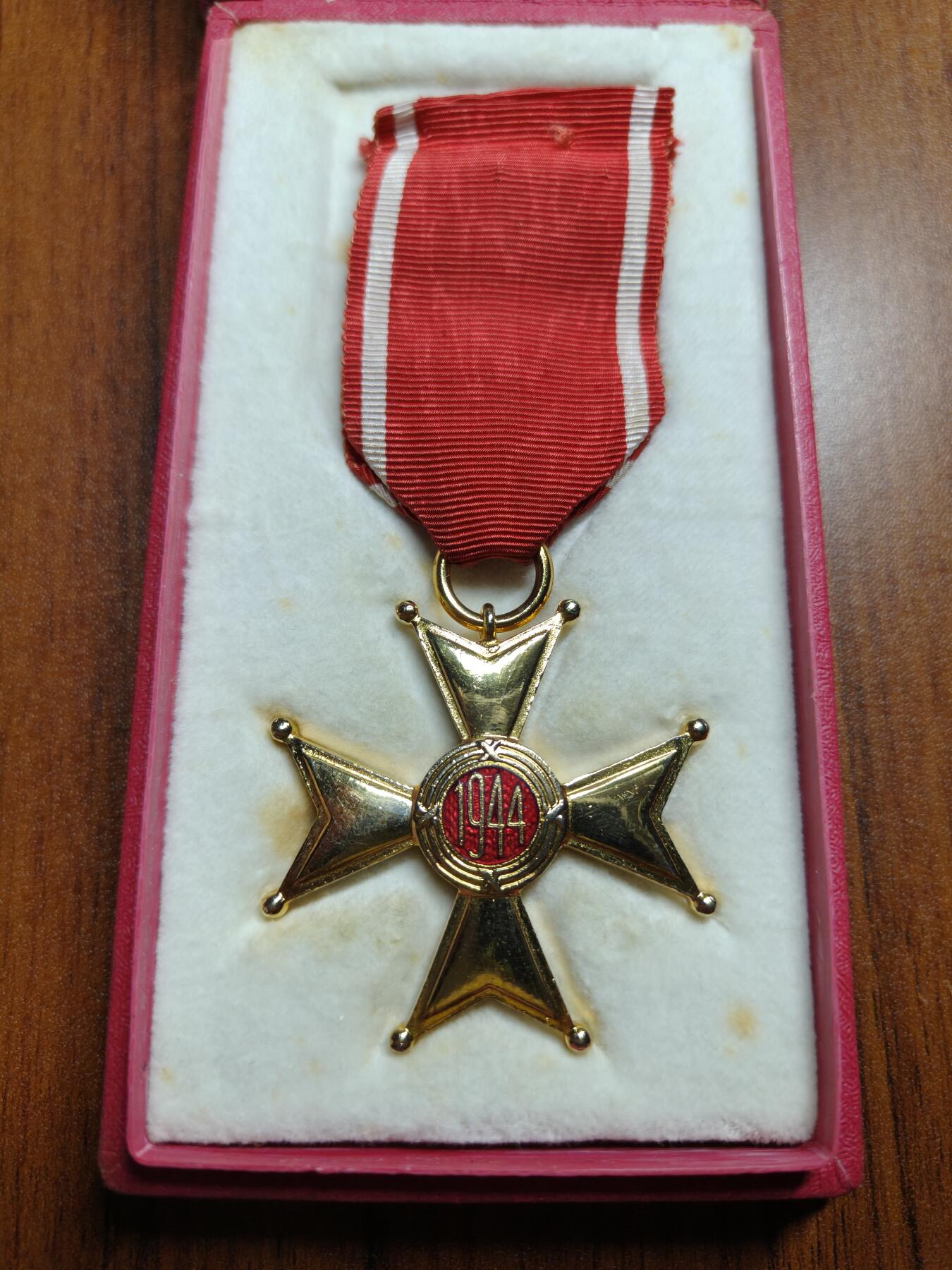 蜀地medal徽章收藏 春季精品拍场 波兰复兴勋章 少见骑士级带证一套 授予参谋上士Henryk Stachurka