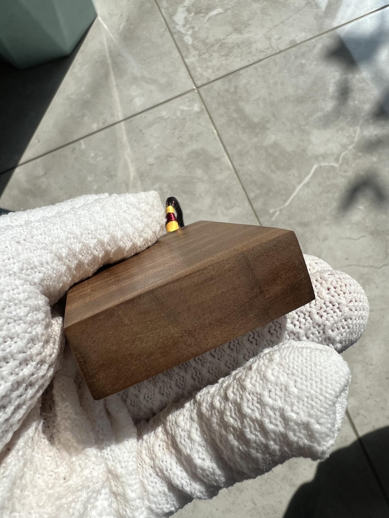 零元拍：NO52金丝楠平安无事牌，3D立体波纹。满水波香喷喷的小金砖，金光闪闪，61.5/48/16MM