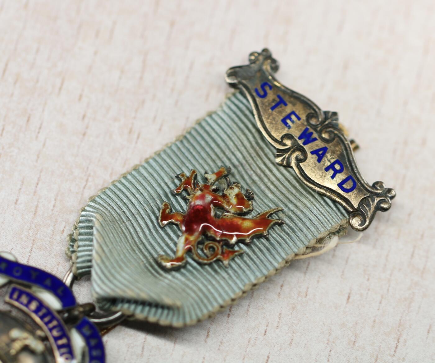 大猫徽章拍卖 第290期 1908年英国皇家共济会机构司库奖章（Steward Jewel）纯银镀金珐琅