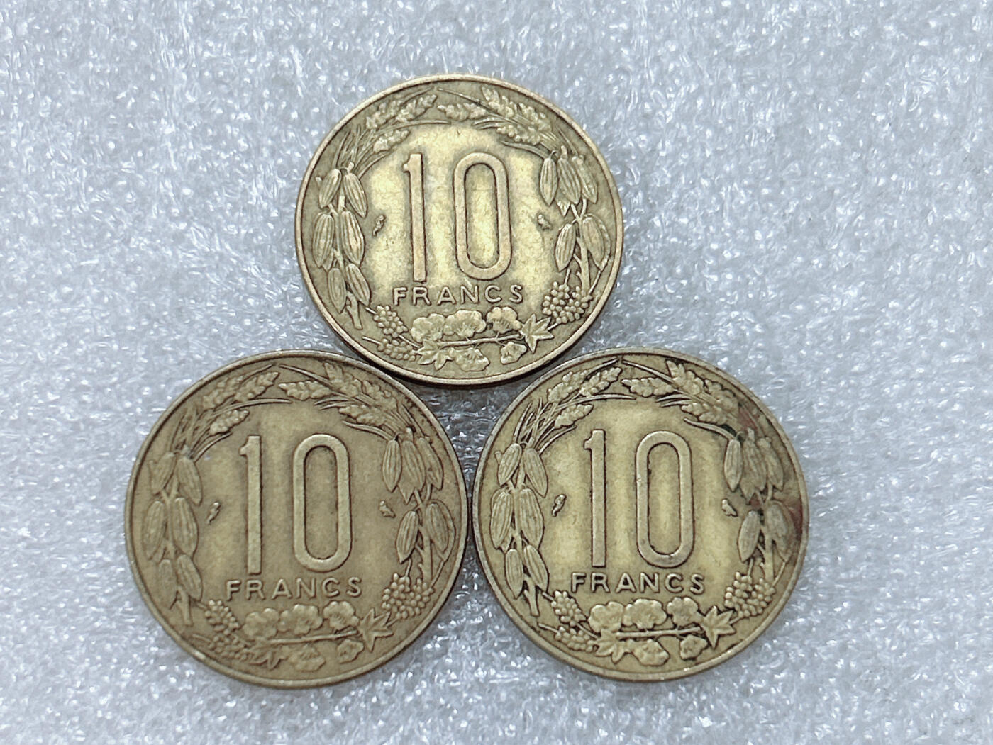 第一海外回流一元起拍收藏 散集专场  第304期 赤道非洲 喀麦隆10法郎铝青铜币 3枚