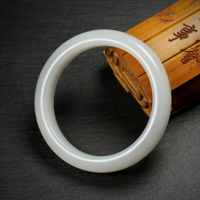 碧月说宝.君子怀瑾·当代和田玉清风专场(三) - 烟青和田玉平安有福手镯（内径58.5mm）