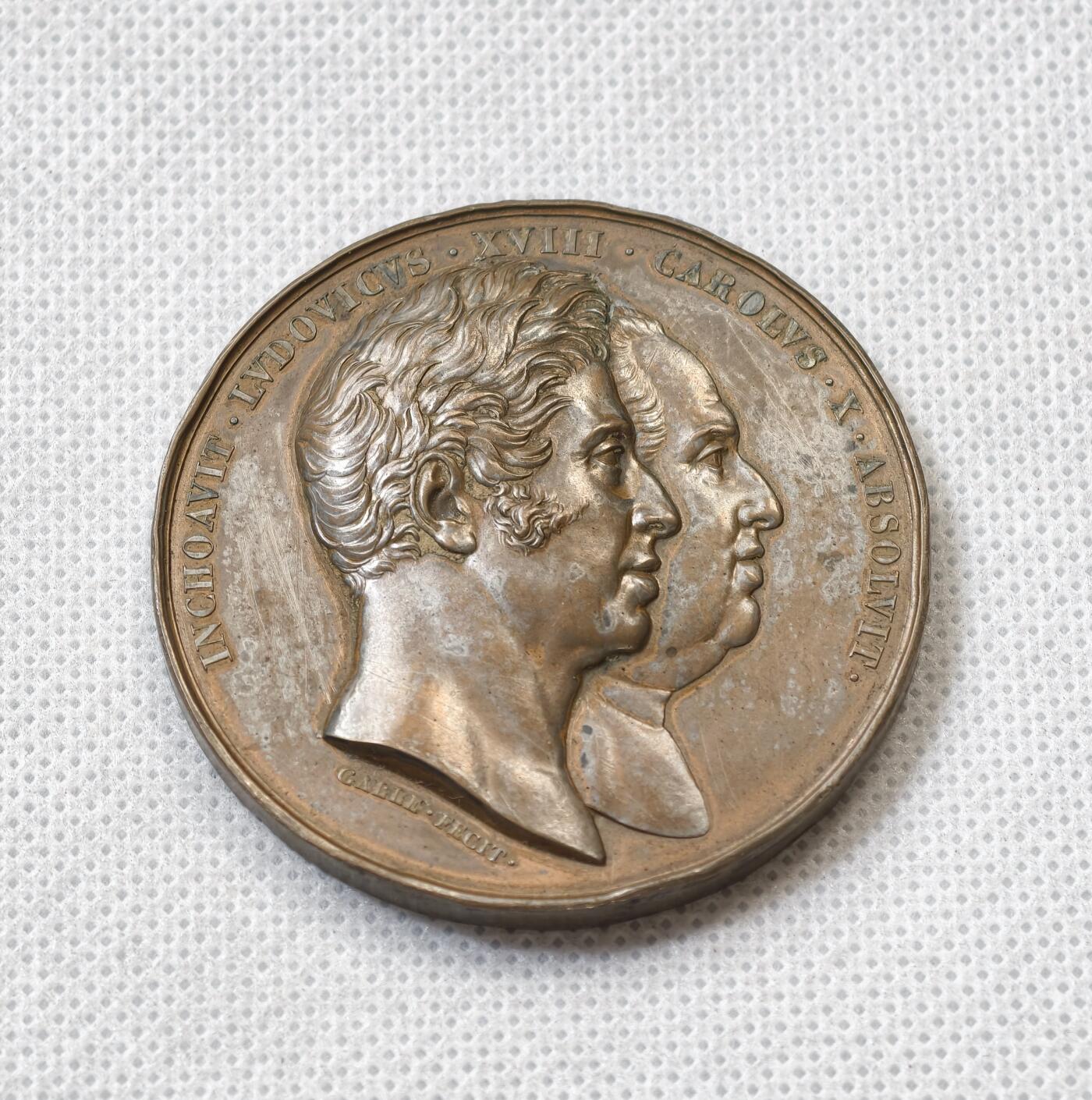 甄臻铺-世界币章拍卖（第55期），3月28日甄品场（直播拍卖）拍品征集中，送拍享返佣金等优惠多多 法国路易十四骑马雕像纪念铜章（北京保利拍卖拍得）