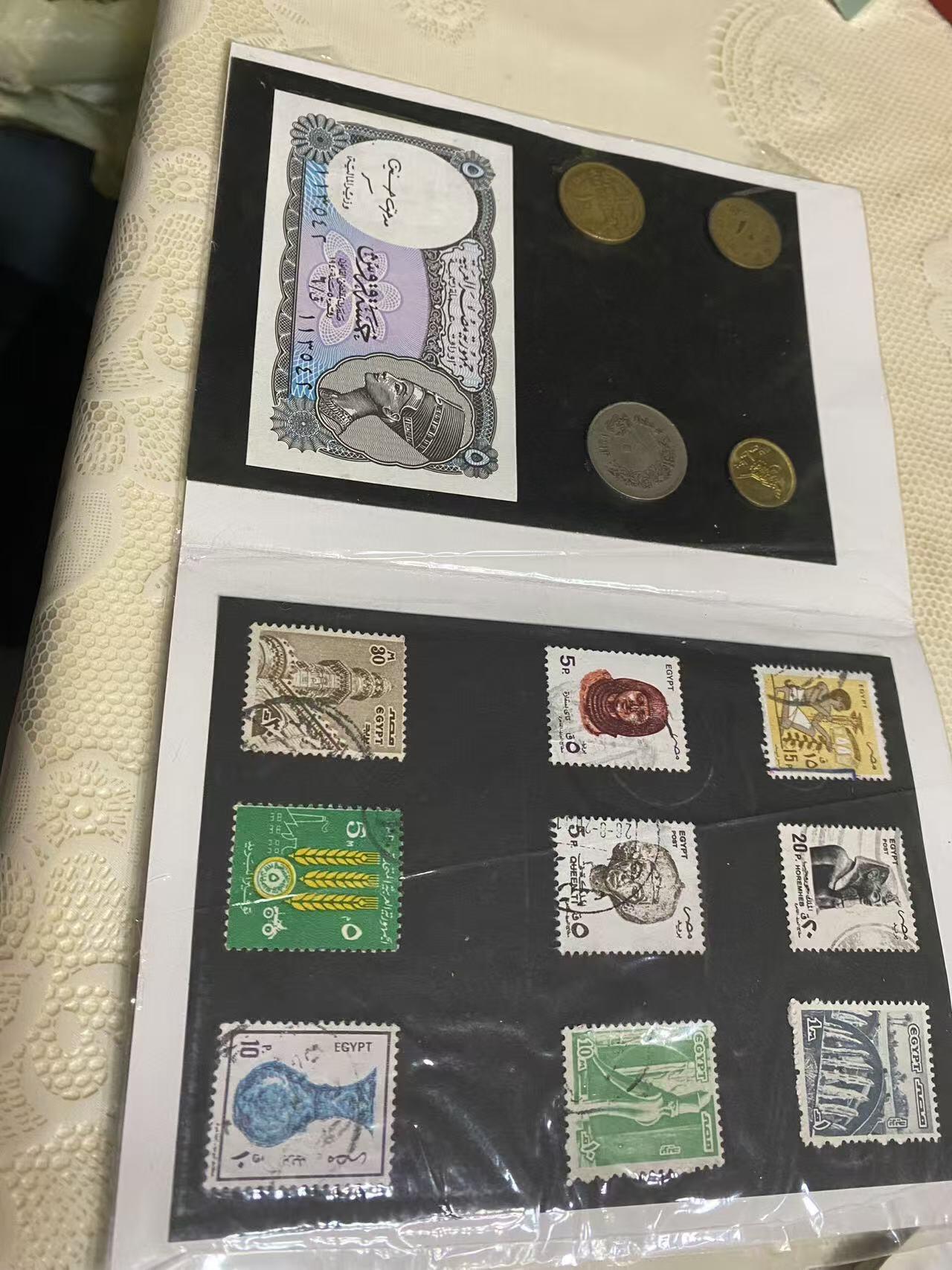 日日生财—方圆世界（全场包邮） 上海世博览会纪念章 铜质镀金 + 上海集邮公司生肖虎纪念铜章背面12生肖八卦图+ 埃及纸币、硬币、邮票合册