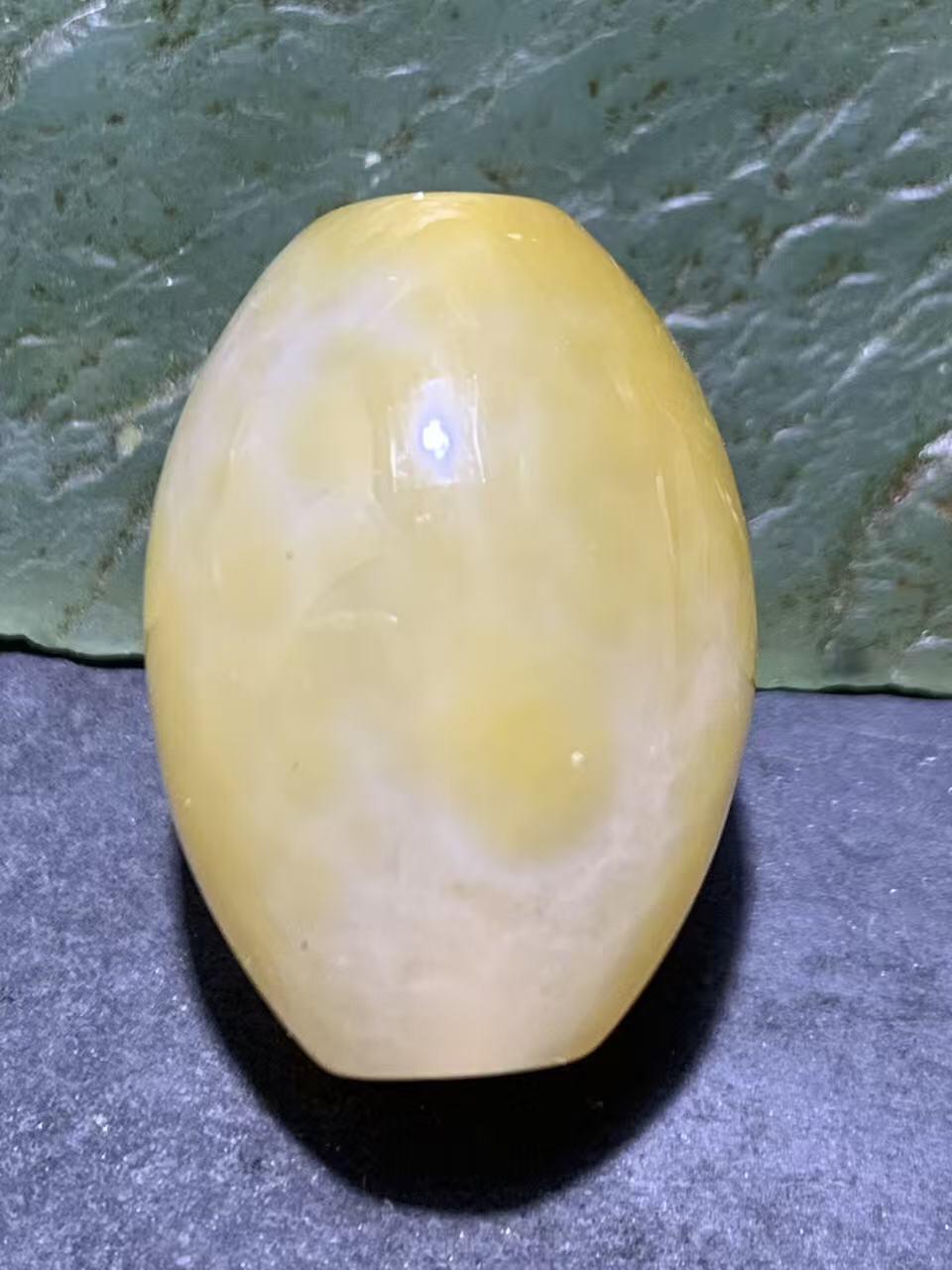 精美冰飘冻料战国红玛瑙随形桶珠一颗