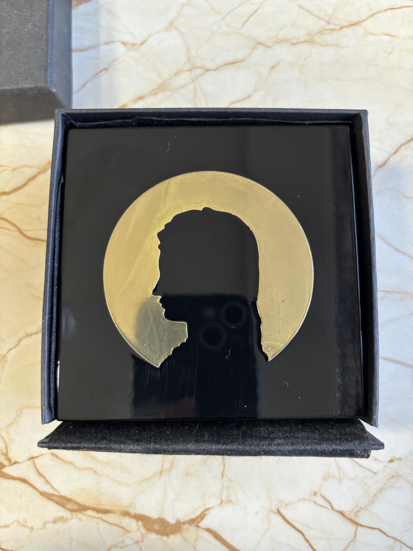 第194期拍卖 库克2020年布鲁日圣母玛利亚米开朗基罗20元镀金立体银币3盎司纪念银币，999银，发行501枚