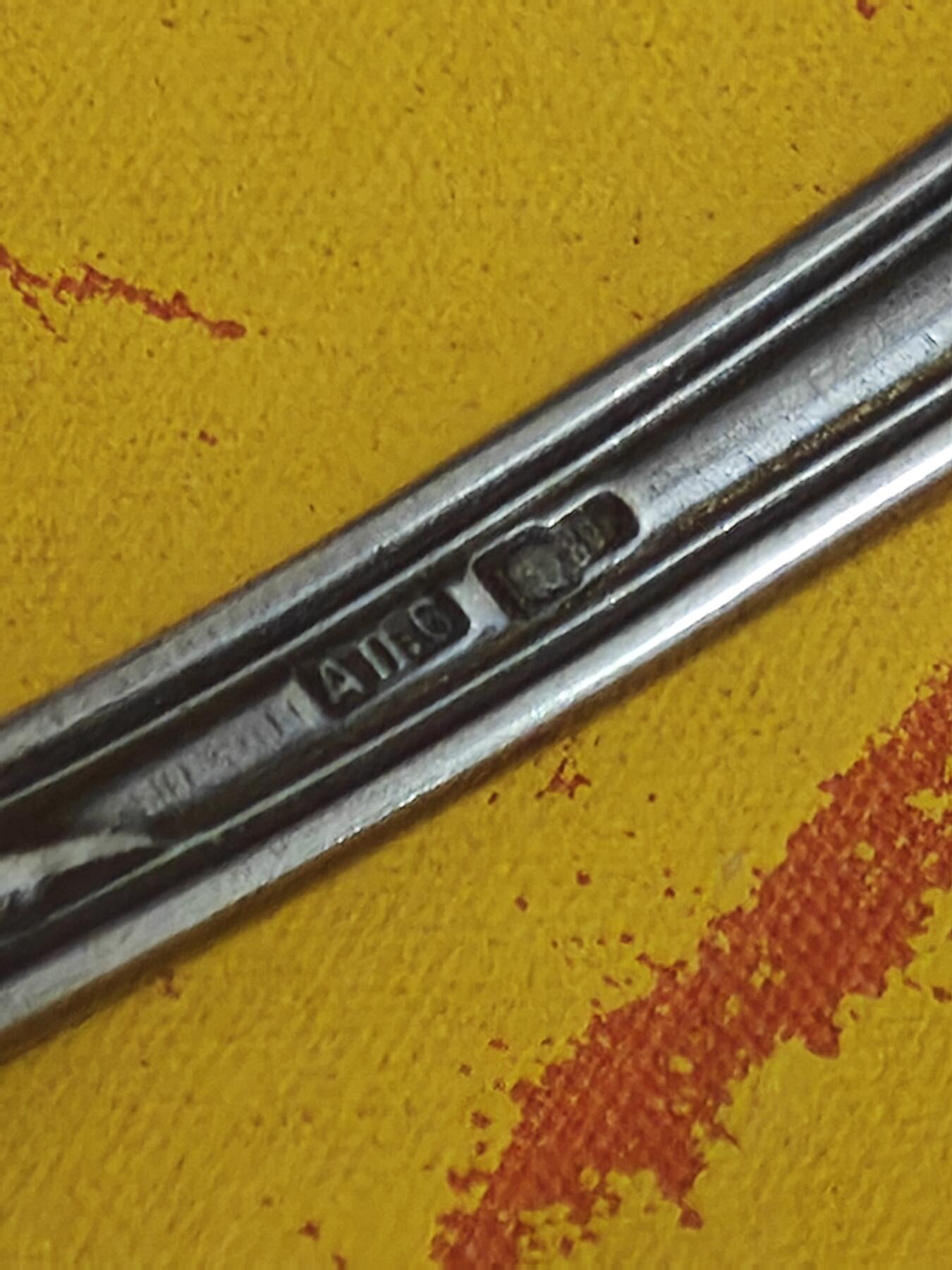 橙子收藏第六期 俄国沙皇时期贵族银勺(875银），源自俄国贵族阶层的生活器物，是俄式银器工艺与贵族文化的典型实物，极具历史质感与收藏价值。