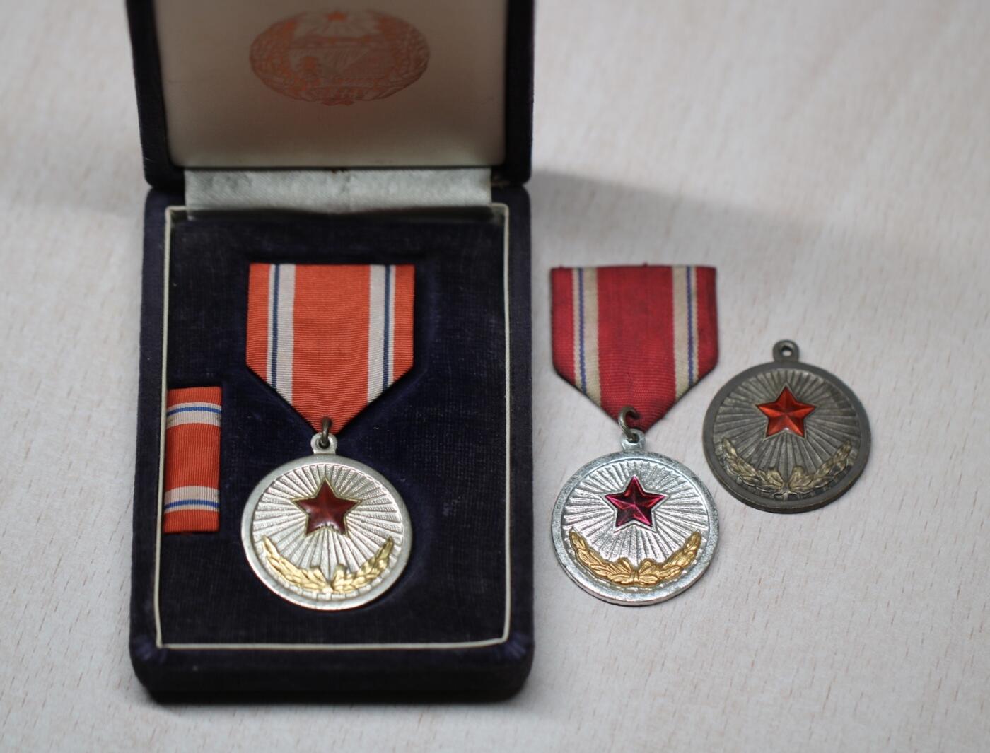 大猫徽章拍卖 第290期 朝鲜🇰🇵功劳奖章一组