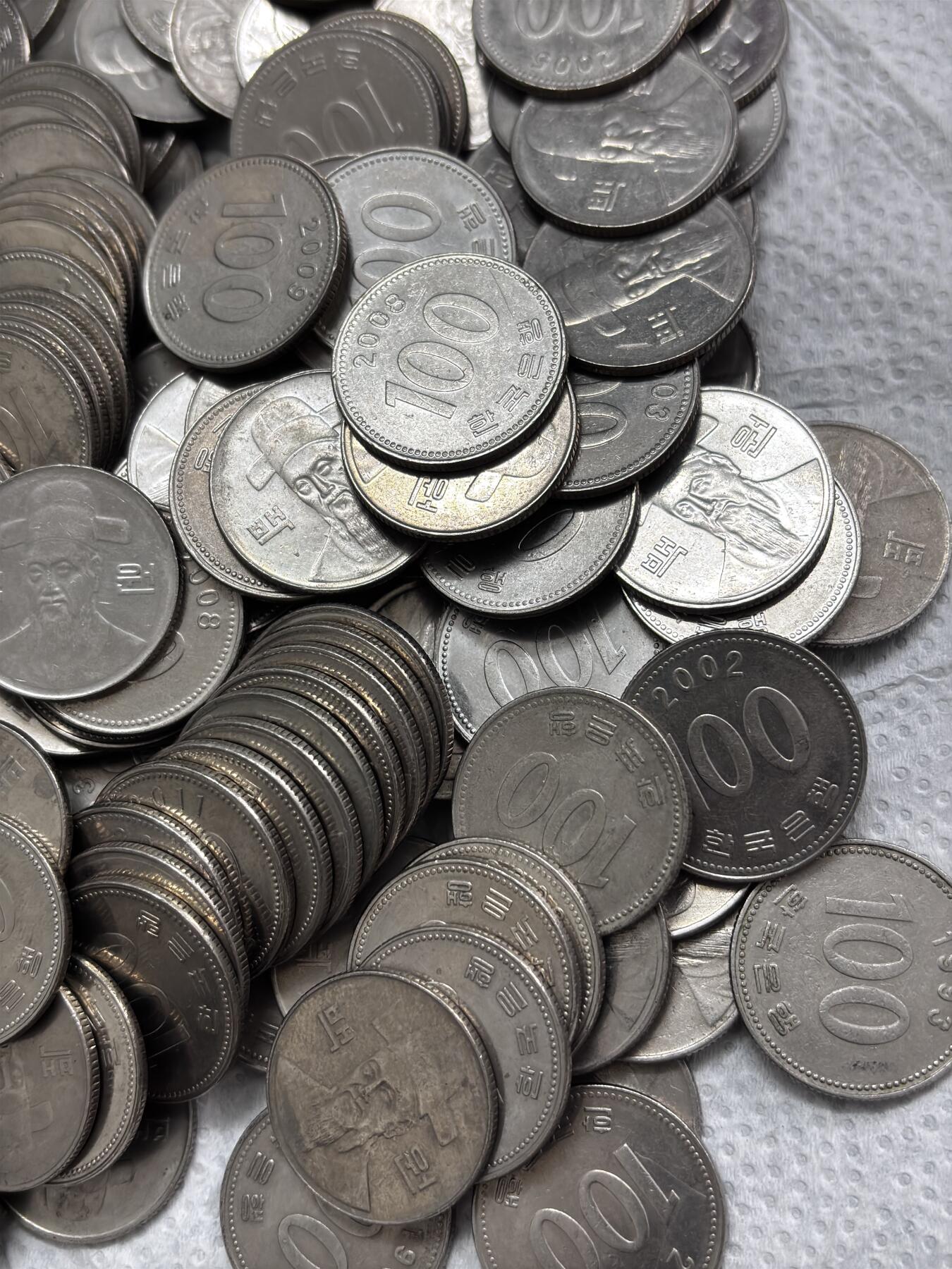 文馨钱币收藏第 297 场，银币，古钱币，铜元场，长期接代拍业务 好品韩国李舜臣 100 元 200 枚，多年份未挑，目测 8-12 个年份