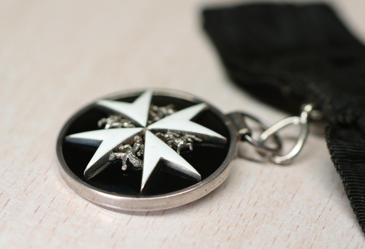 大猫徽章拍卖 第290期 骑士级圣约翰勋章 女版 银质珐琅