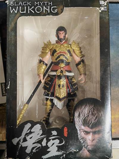 阳大大卡牌拍卖第105期（持续收拍品，周五晚上九点截拍，进群福利早知道） - 【手办】黑神话 悟空大圣金甲套   带底座，高度22cm宽10cm。金色铠甲造型帅气，手持金箍棒，细节刻画到位。