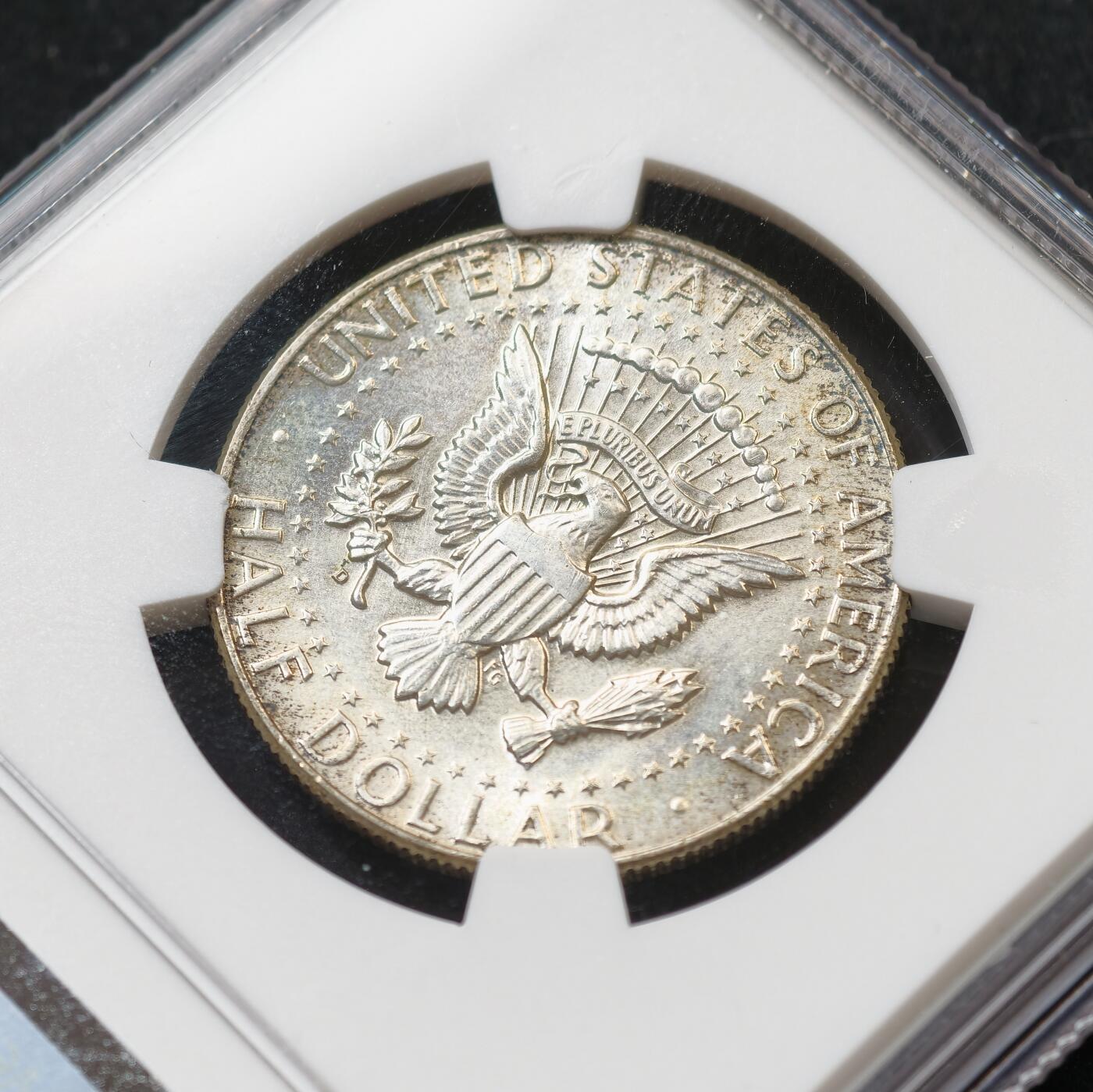 甄臻铺-世界币章拍卖（第55期），3月28日甄品场（直播拍卖）拍品征集中，送拍享返佣金等优惠多多