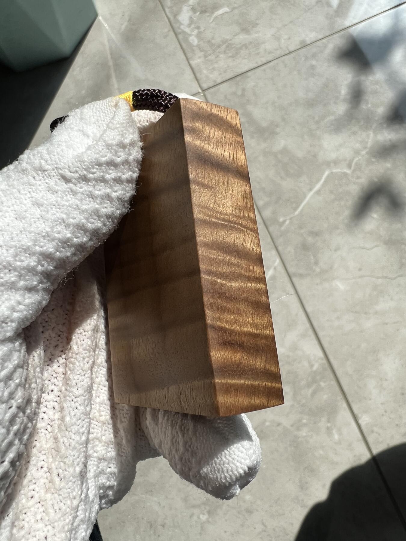 零元拍：NO52金丝楠平安无事牌，3D立体波纹。满水波香喷喷的小金砖，金光闪闪，61.5/48/16MM