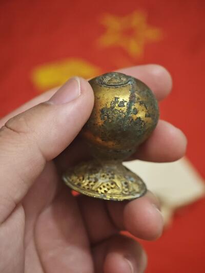 橙子收藏第六期 清代铜鎏金鱼纹蝠纹官帽顶（七品/八九品）(蒙古金)