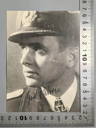 小驴勋章奖章收藏3月21日周六晚六点拍卖（珍爱和平，收藏战争，铭记历史，勿忘国耻，忠党爱国。有偿代拍，送拍规则在简介最后，参拍须阅读规则后再参拍，关系到运费包装发货时效真假辨别等关键信息，拍卖时不再发原图，看大图店主微信码在拍卖店铺介绍里） - 得三海军U艇工程军官，首位仅凭技术功绩获得骑士铁十字勋章获得者格尔德·苏伦战后签名照，其弟弟是U艇指挥官双剑橡叶骑士铁十字勋章获得者莱因哈德．苏伦