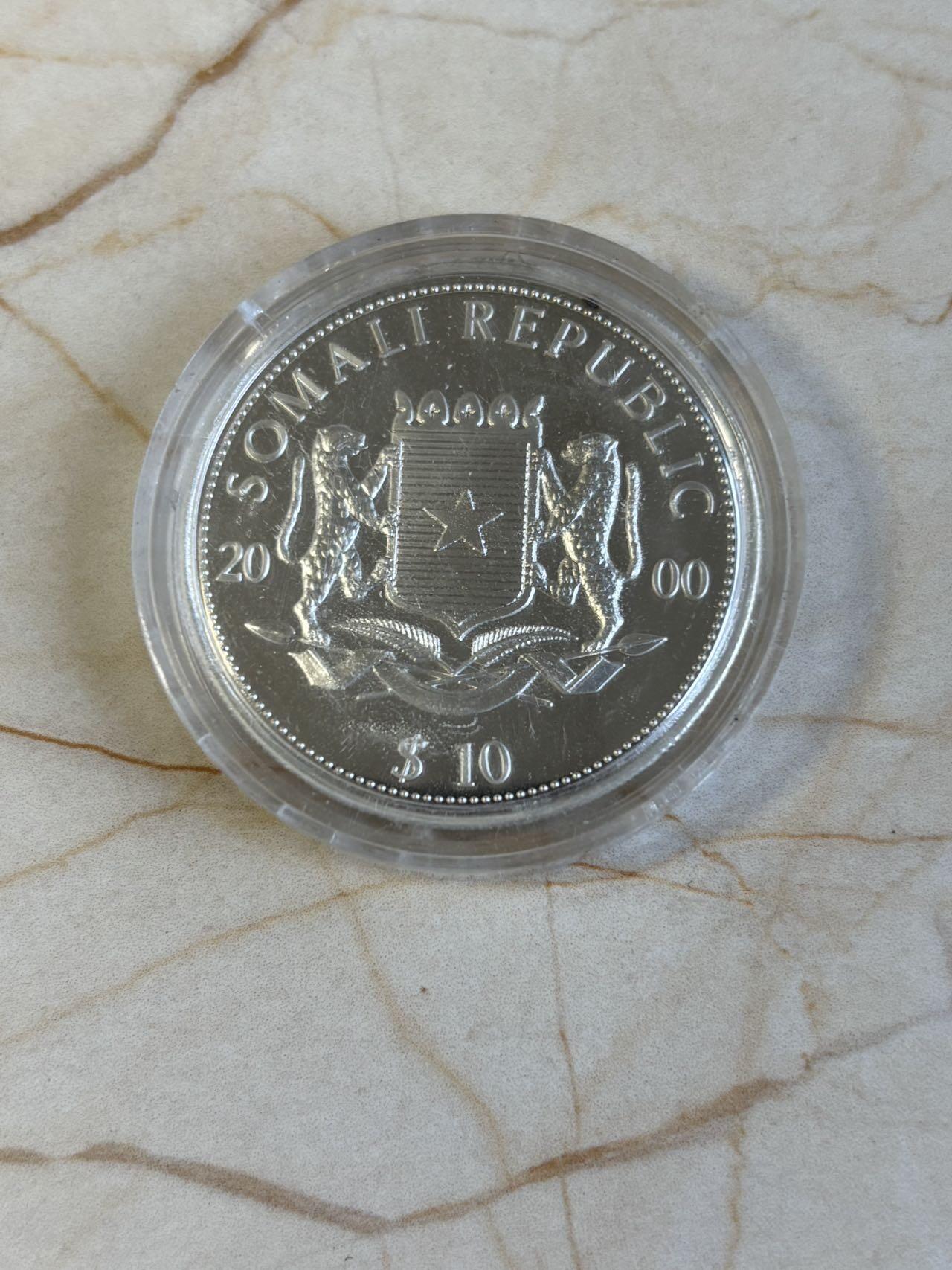 第194期拍卖 索马里2000年中国庚辰生肖龙年龙女出海千禧年纪念银币，925银，25克，38.61毫米，有氧化点