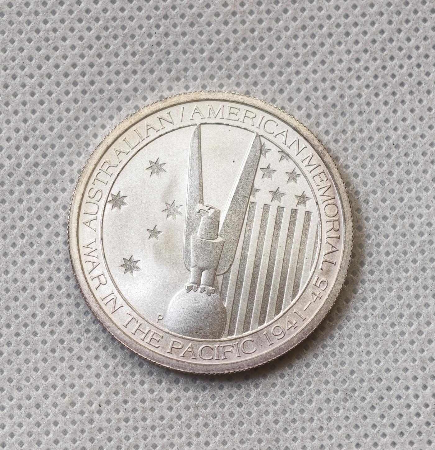 甄臻铺-世界币章拍卖（第55期），3月28日甄品场（直播拍卖）拍品征集中，送拍享返佣金等优惠多多 2013年澳大利亚50分银币，纪念二战澳裔美军士兵