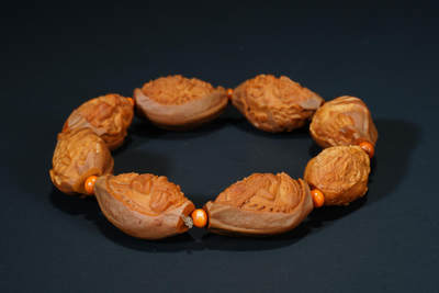 上海都达杂项专场90【全场包邮】  名家 橄榄核雕《佛魔群仙》手串69-263
