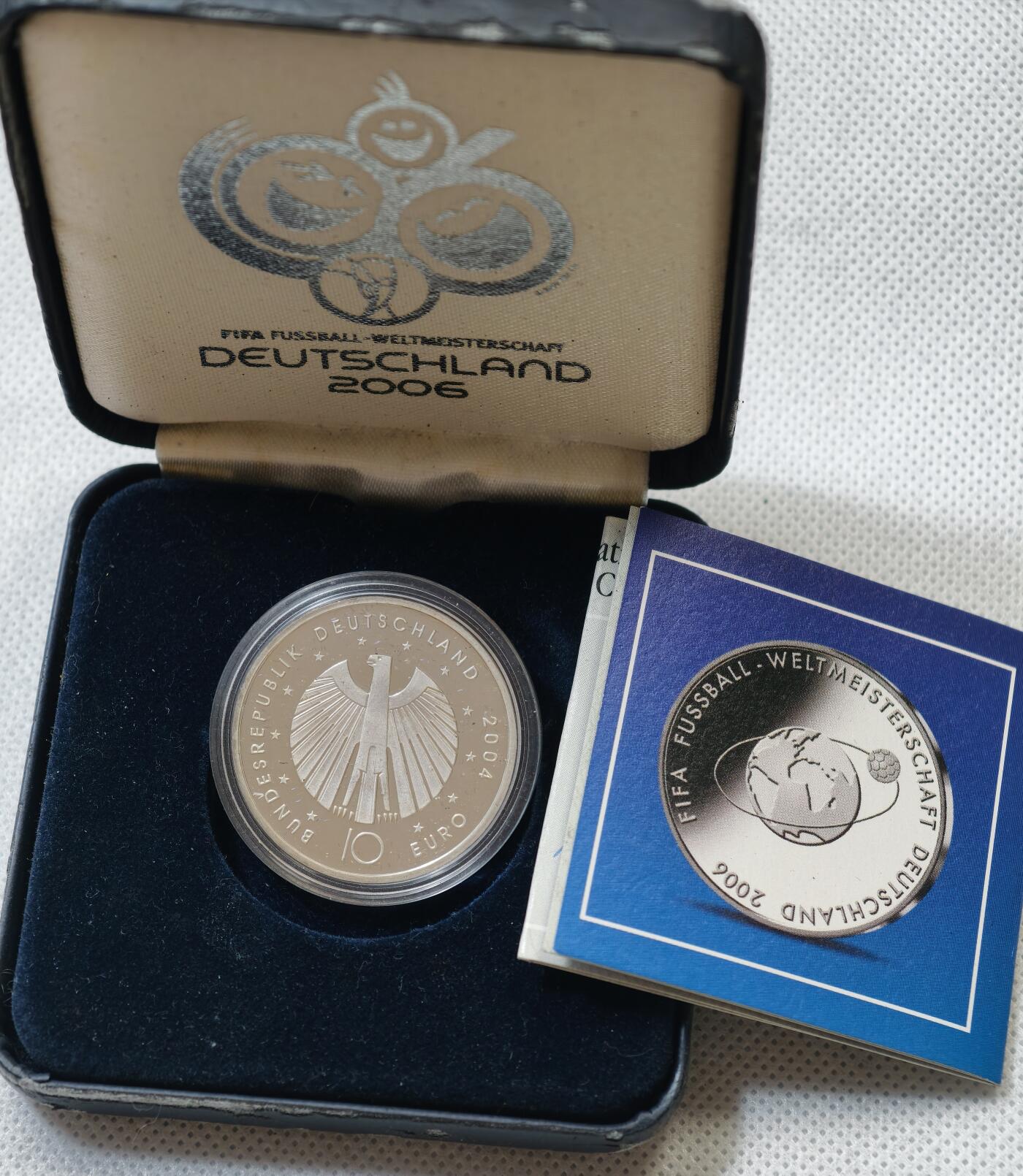 甄臻铺-世界币章拍卖（第55期），3月28日甄品场（直播拍卖）拍品征集中，送拍享返佣金等优惠多多