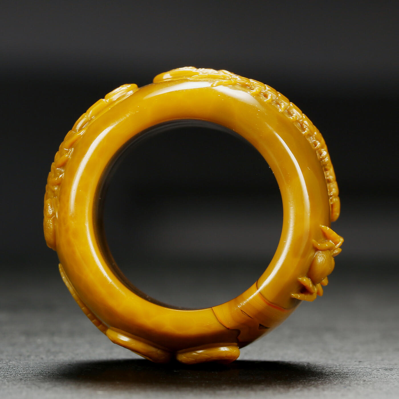 碧月说宝.君子怀瑾·当代和田玉清风专场(三) 李文卓 巧雕扳指