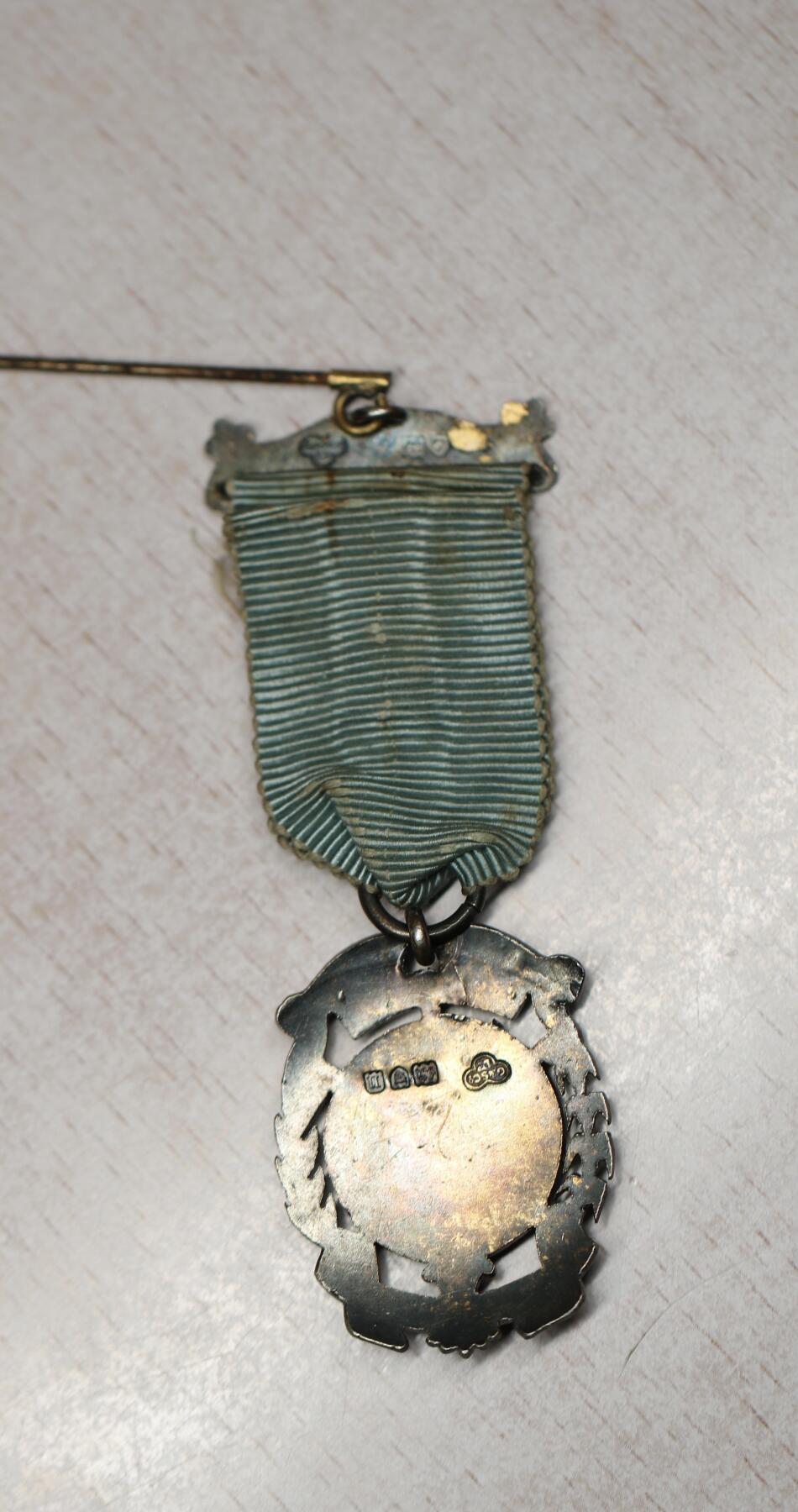 大猫徽章拍卖 第290期 1908年英国皇家共济会机构司库奖章（Steward Jewel）纯银镀金珐琅