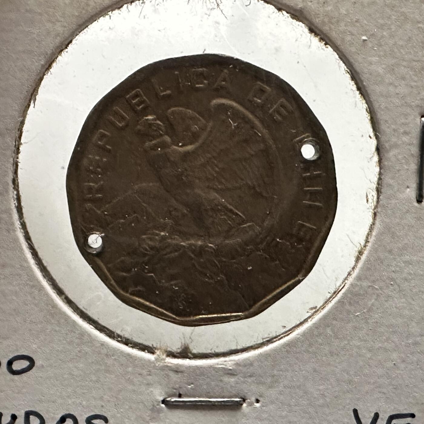 🌹外币初藏🌹🐯2026年第32场   每周二四六晚8️⃣点 接代拍 智利1974年100埃斯库多 有打孔