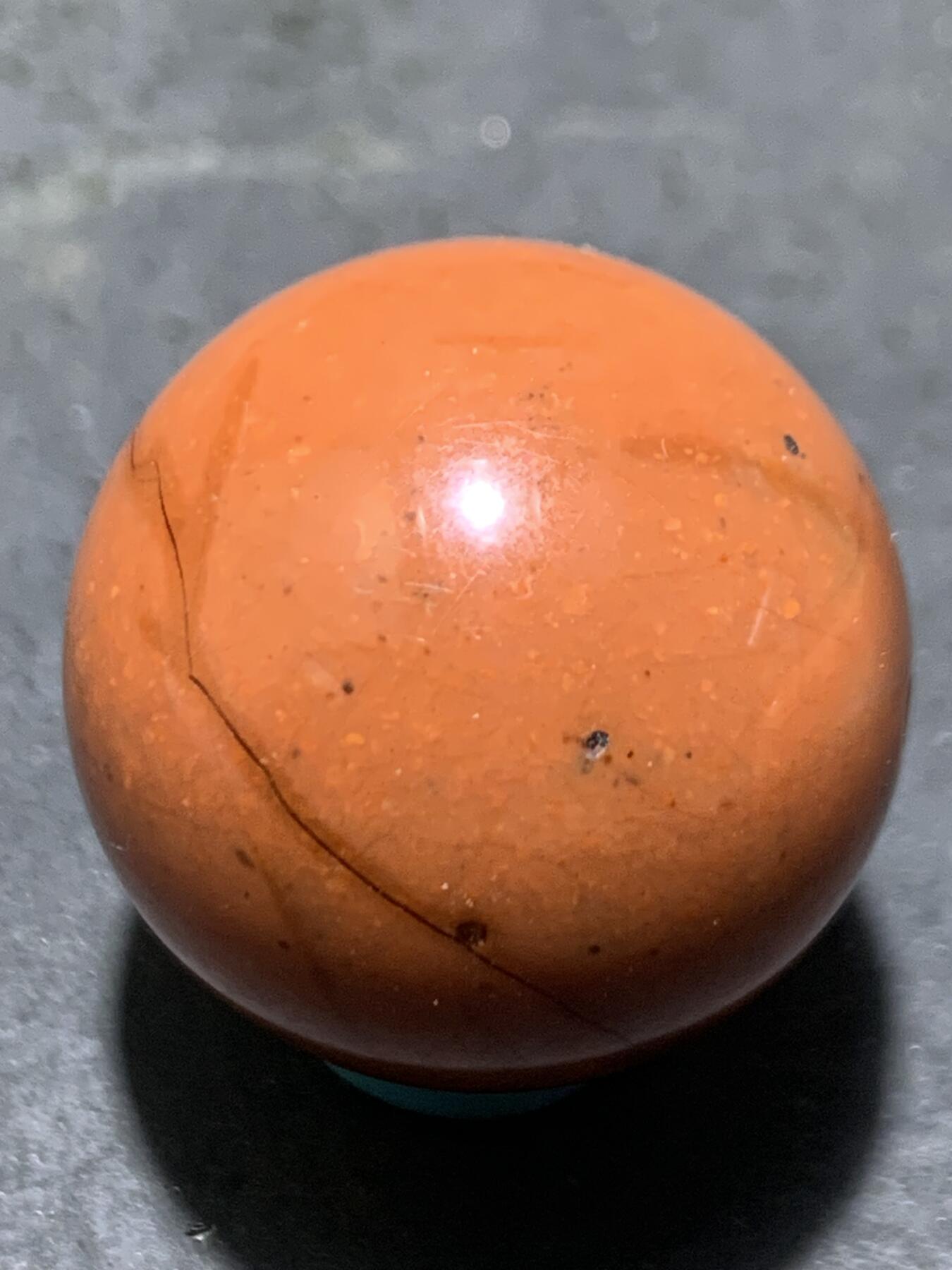 南红玛瑙柿子红大圆珠一颗，