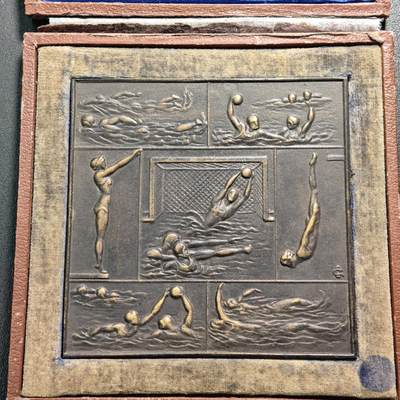 【德藏】世界币章拍卖第168期（拍品征集中~欢迎藏友联系） - 19-20世纪 德国埃森游泳俱乐部超大纪念铜章 带盒 直径约：100.6mm×100.6mm；重约：219.4g